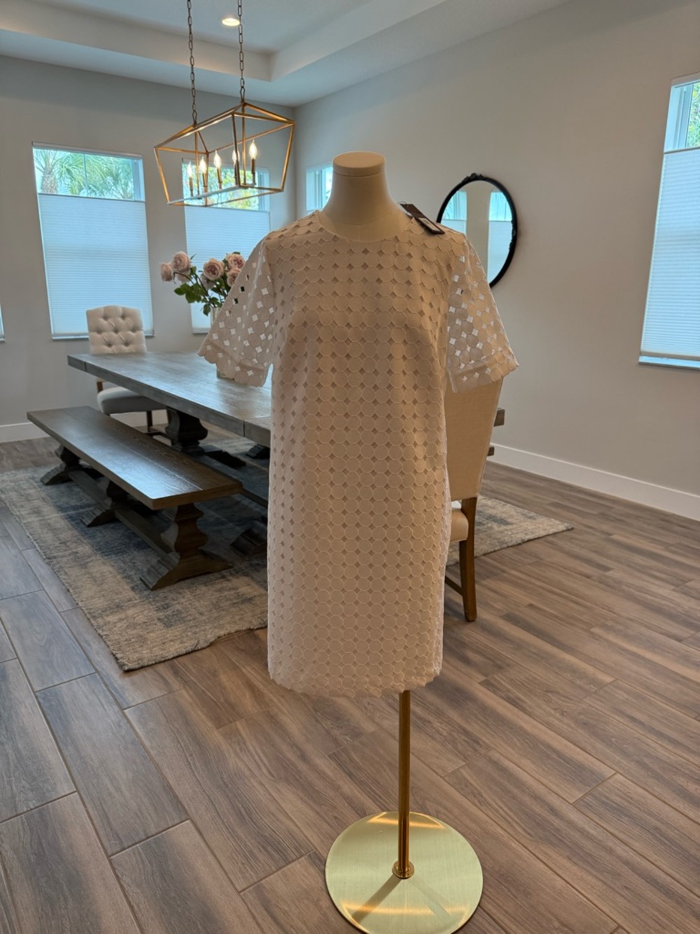 NWT Banana Republic beautiful White Eyelet Shift Dress